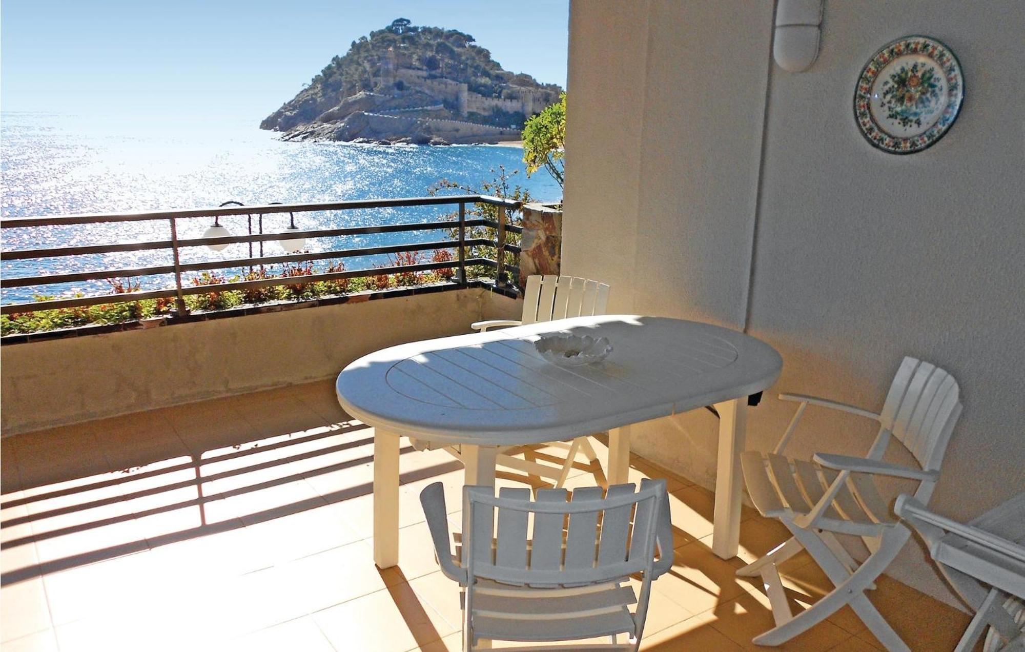 Stunning Apartment In Tossa De Mar With Wifi ภายนอก รูปภาพ